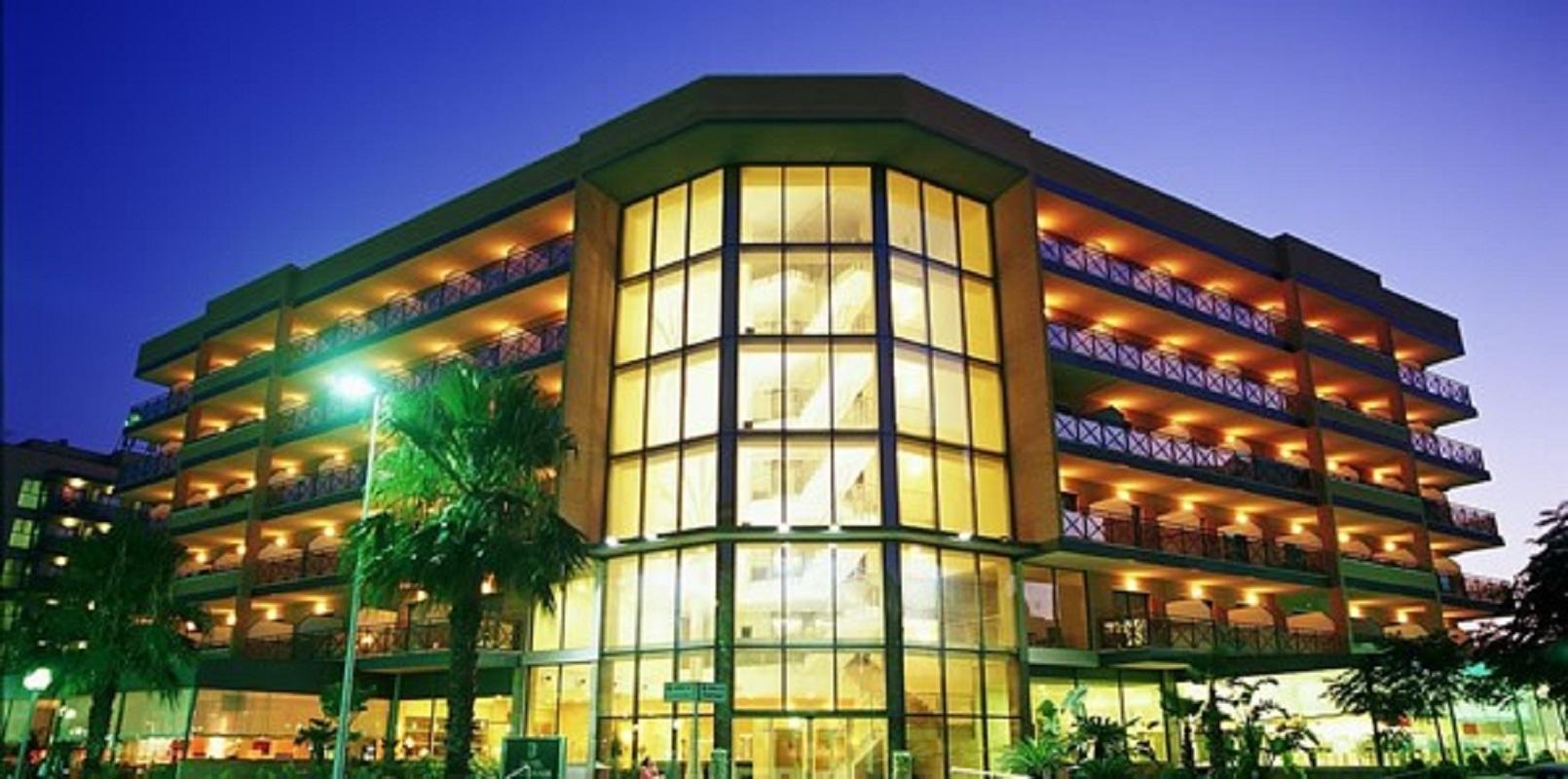 Hotel California Palace ซาลอว์ ภายนอก รูปภาพ