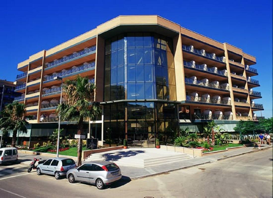 Hotel California Palace ซาลอว์ ภายนอก รูปภาพ