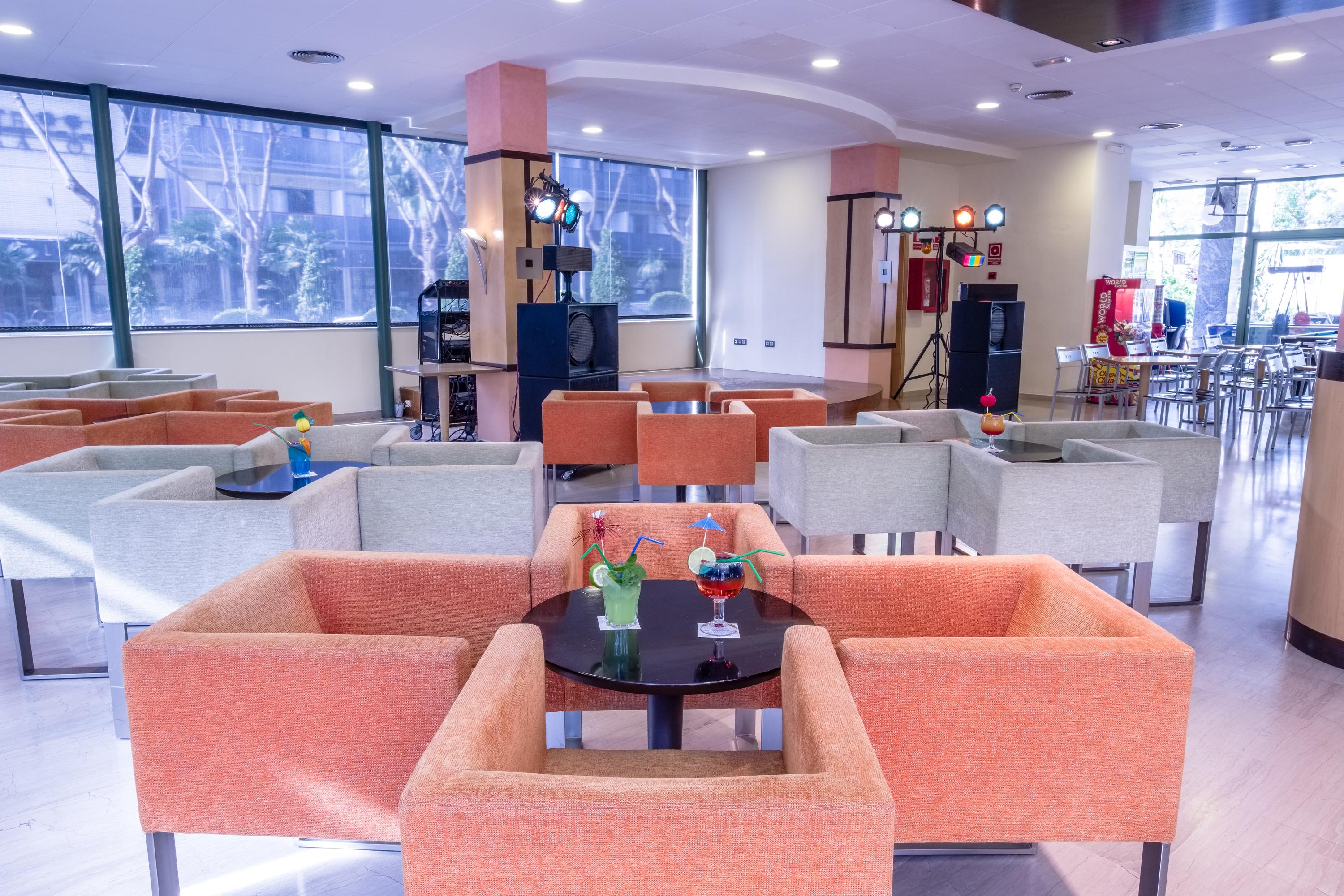 Hotel California Palace ซาลอว์ ภายนอก รูปภาพ