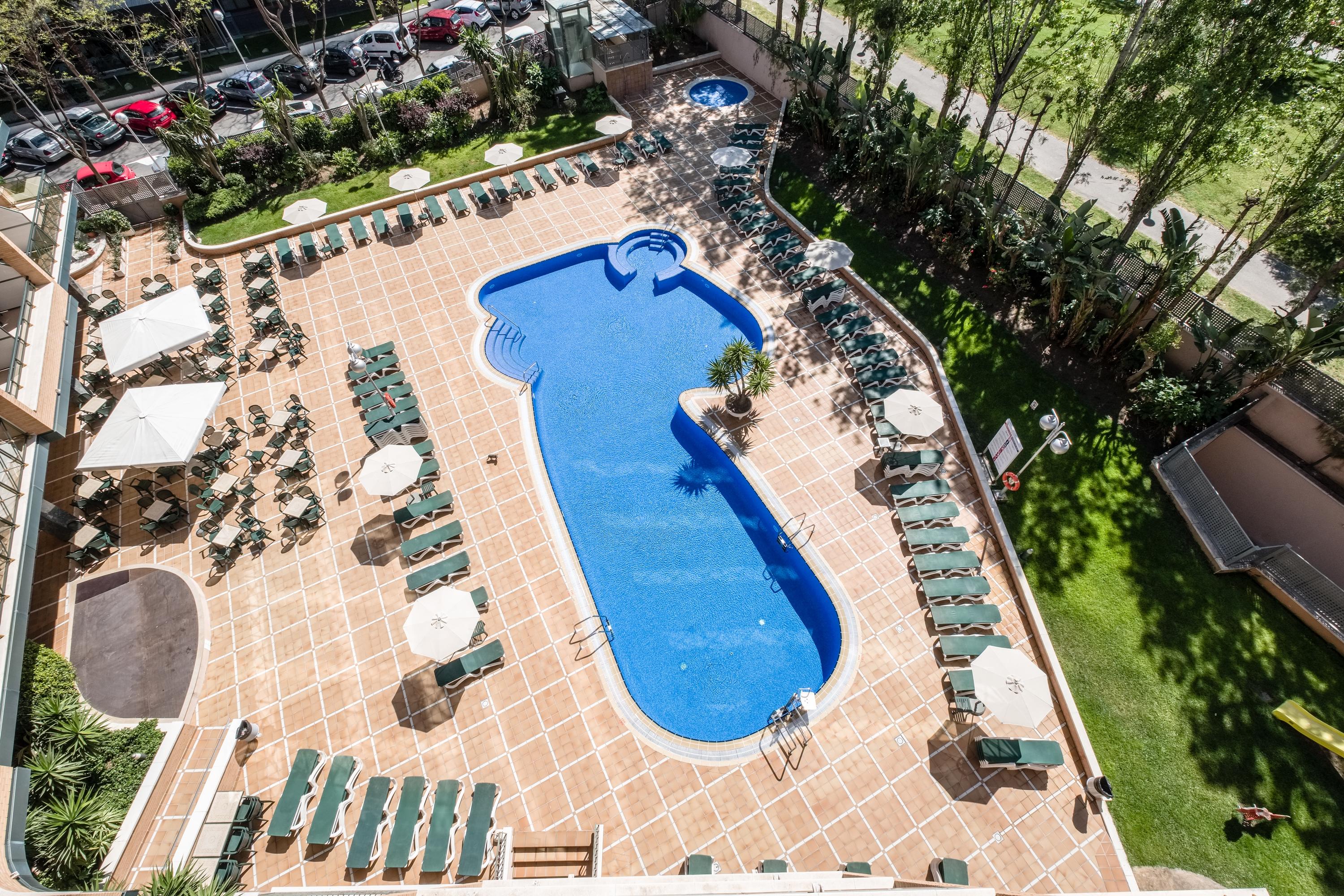 Hotel California Palace ซาลอว์ ภายนอก รูปภาพ