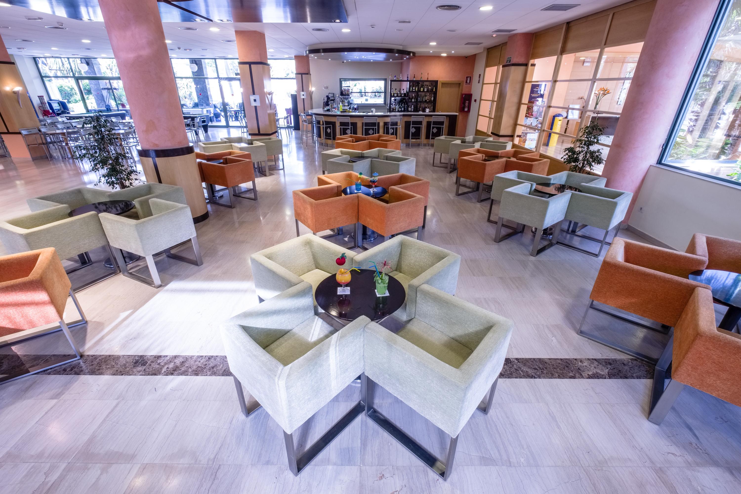 Hotel California Palace ซาลอว์ ภายนอก รูปภาพ